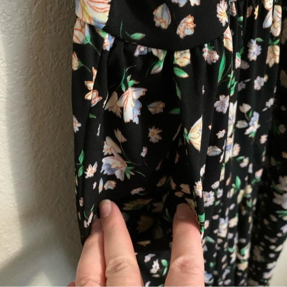 Kaileigh Size Small Black Floral Rochelle Knit Jumpsuit Cropped Length NWOT - Picture 5 of 15